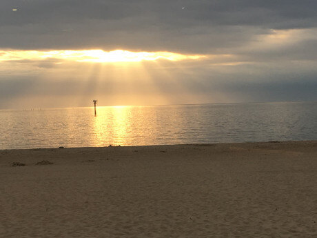 Zonsondergang op het strand van Ouddorp